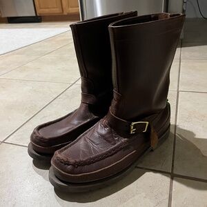 Russel moccasin zephyr 2, 9.5D zip up back full leather boots